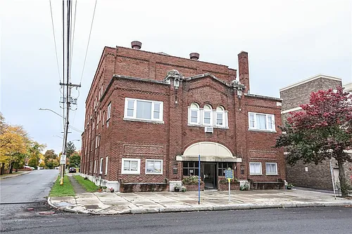 400 Main St Photo 1