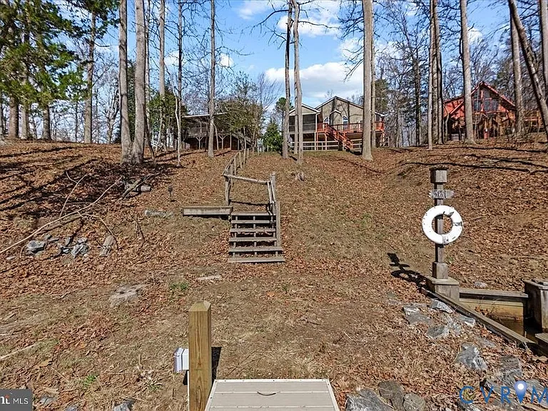 686 Lake Caroline Dr — Photo 17