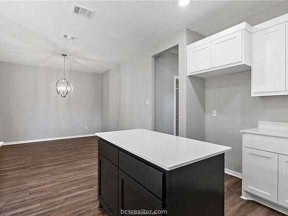 4th image of 2517 Shady Route Ln