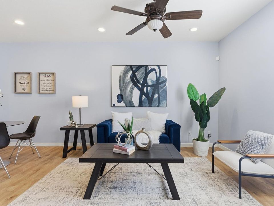 1st image of 22873 Kingsford Way