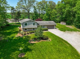 2777 Acorn Ln, Howell, MI 48843