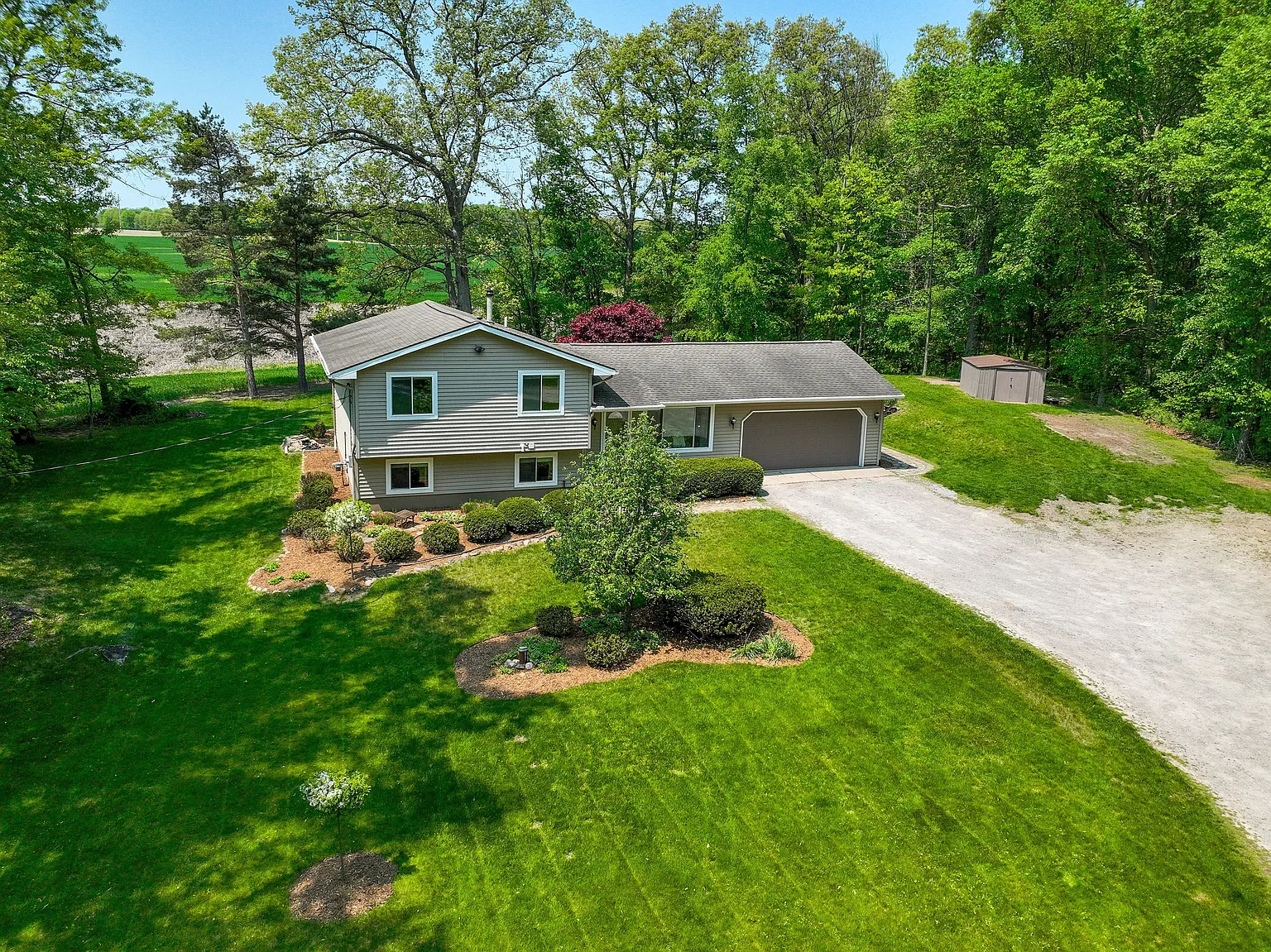 2777 Acorn Ln photo 1