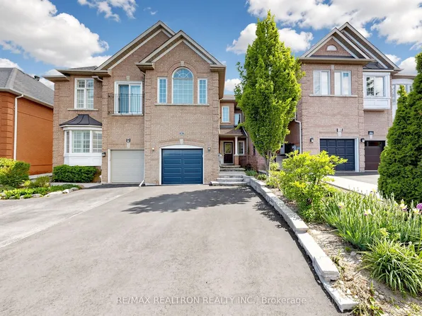 8 A Casa Grande St, Richmond Hill, ON L4S 1R5