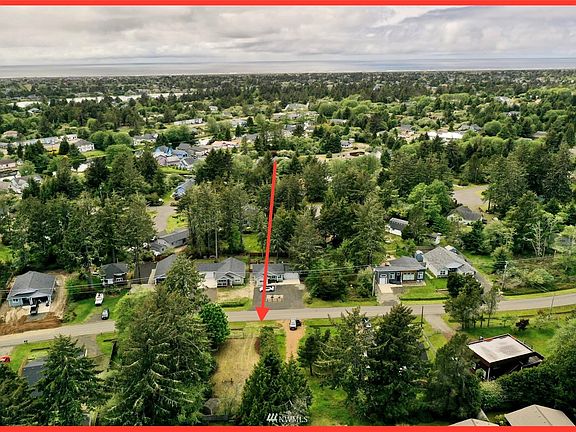 3rd image of 872 Mount Olympus Ave SE
