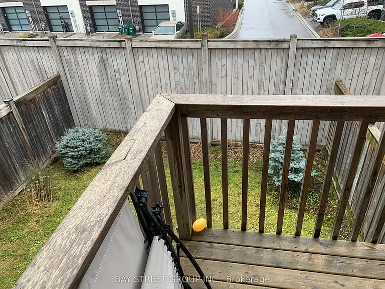 87 Hammersly Blvd — Photo 29