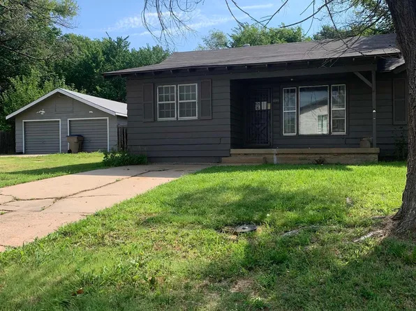 6646 N Randall Dr, Wichita, KS 67219