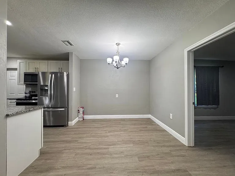 603 Ridge Blvd — Photo 5