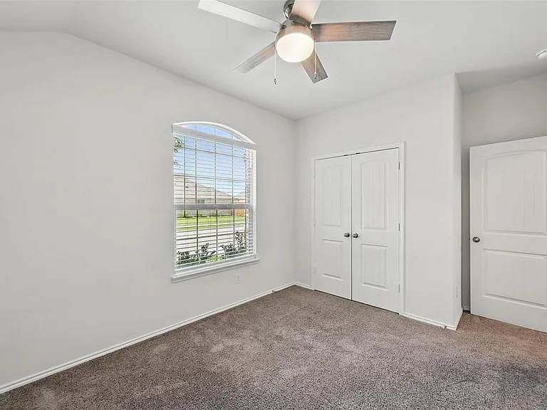837 Amberwood Ct — Photo 25