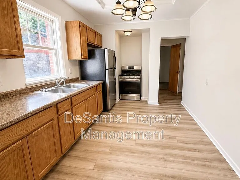 144 Sumner Ave #144 SUMNER AVE — Photo 3