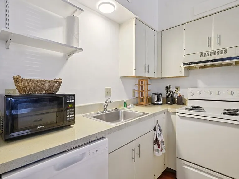 1014 Russell Blvd #B — Photo 14