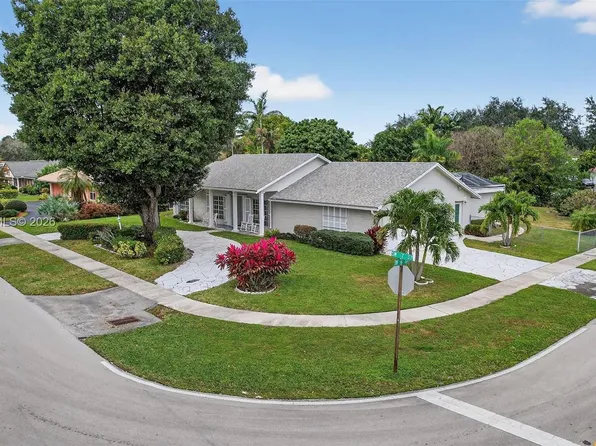 7141 SW 7th St, Plantation, FL 33317