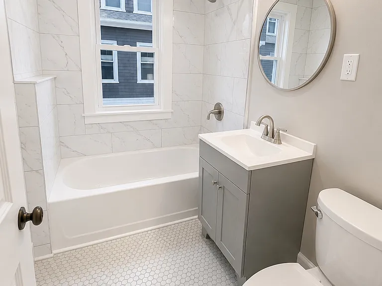 222 Quaker Ln S #3 — Photo 2