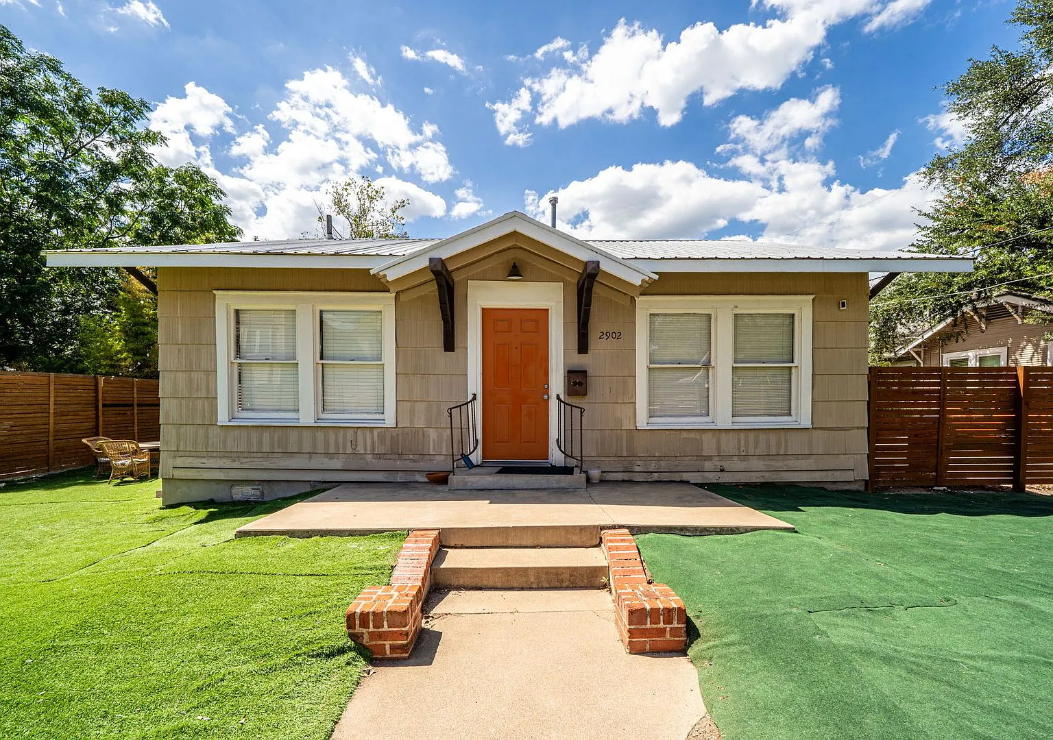 Ut Pre-Lease: 5 Bed / 3 Bath Remodeled West Campus House, Walk To Ut, Entertainment, Restaurants,... — Photo 1