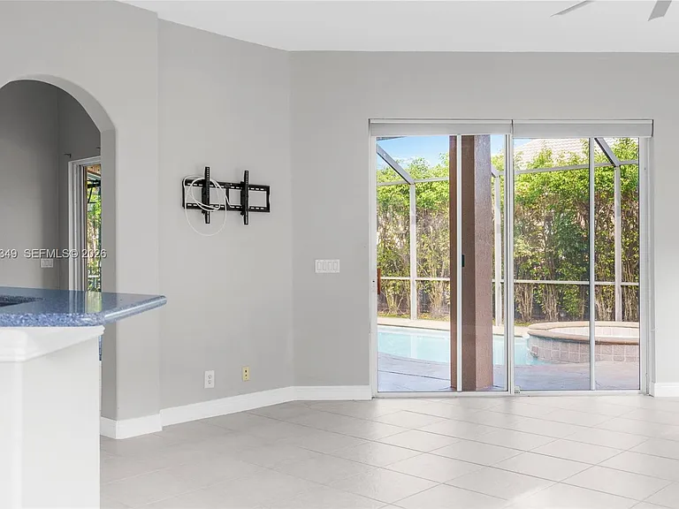 10635 NW 61st Ct — Photo 11