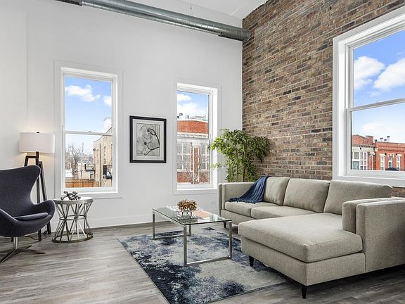 3rd image of 1919 N Milwaukee Ave #206