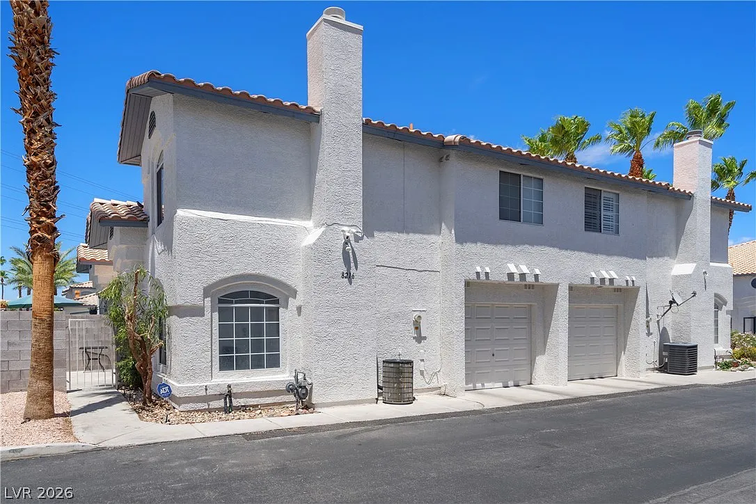 3 bed, 2.5 bath, 1408 sqft, $1,700 — Photo 2