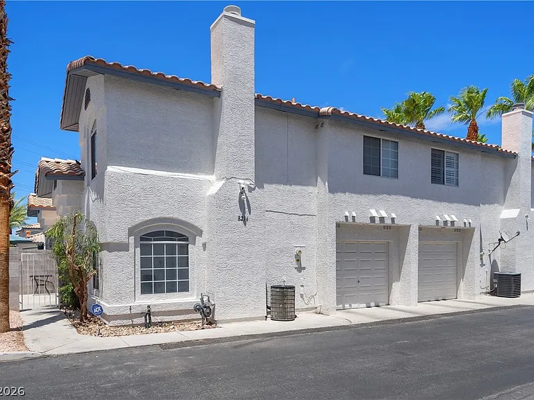 8216 Diamond Star Ct — Photo 2