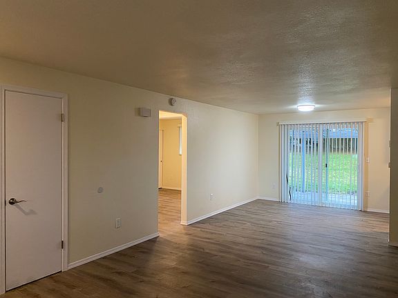 3rd image of 7608 Henderson Blvd SE