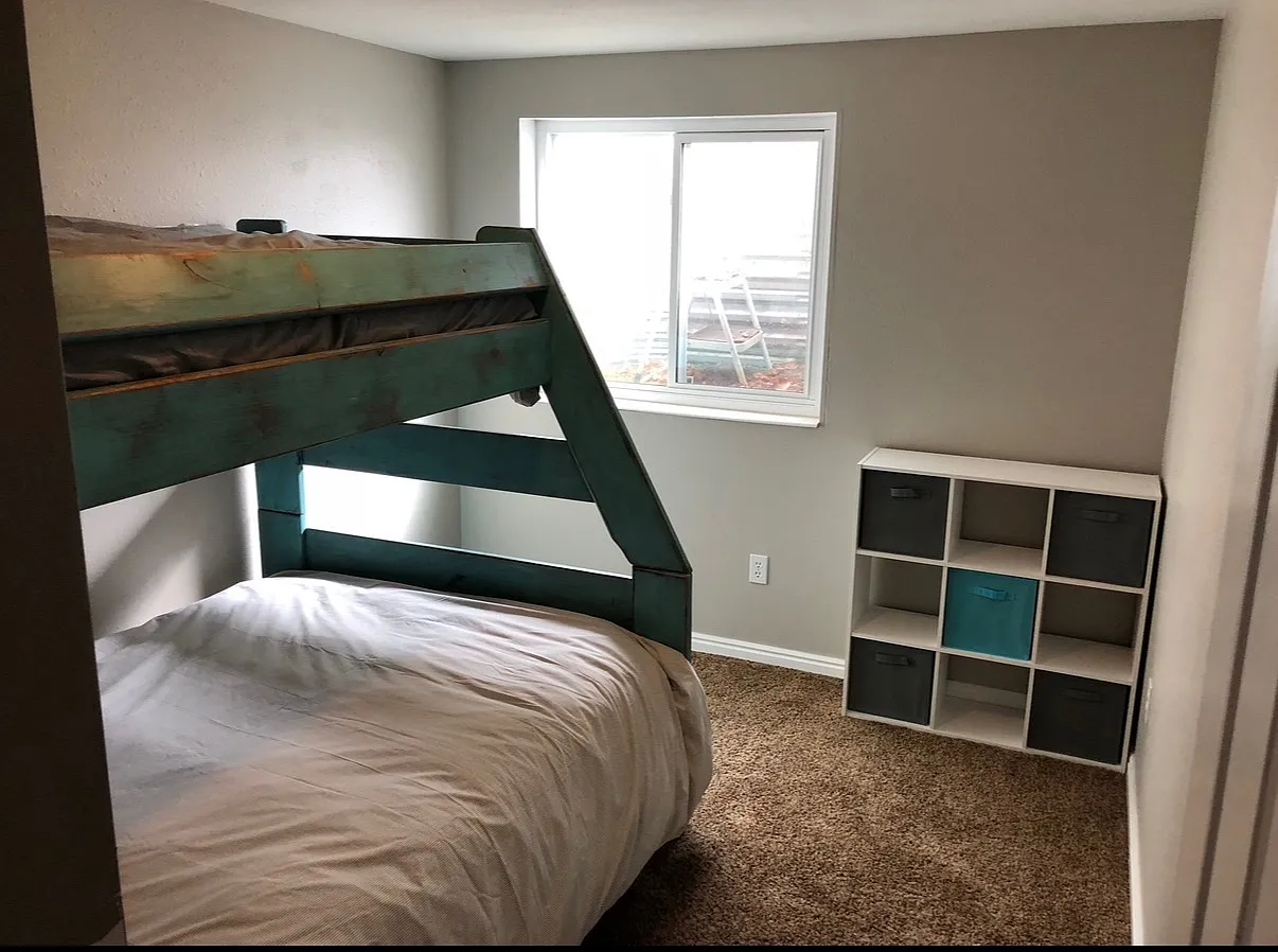 5 bed, 1948 sqft, $3,000 — Photo 3