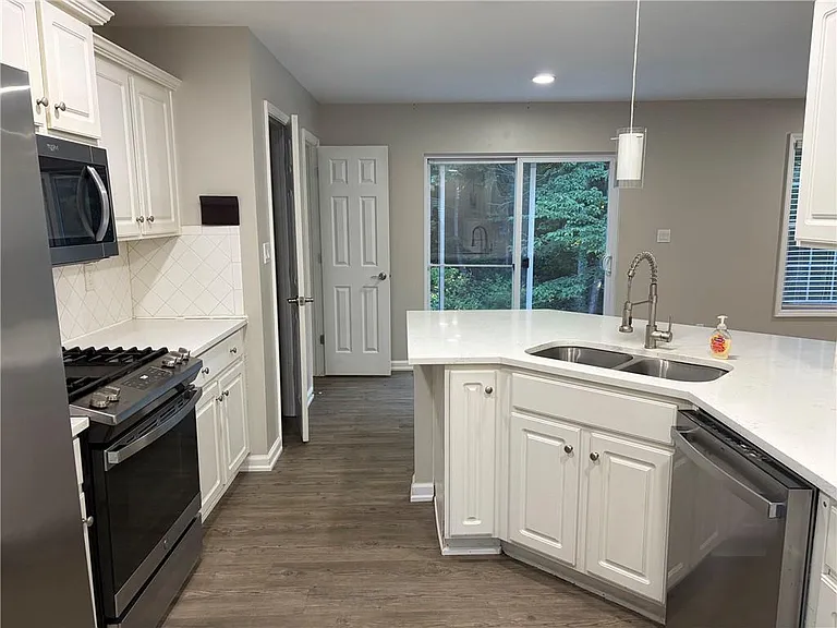 1105 Trumpet Vine Ct SE — Photo 8