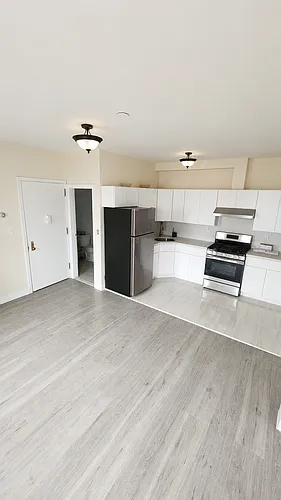 10422 Northern Blvd Photo 1