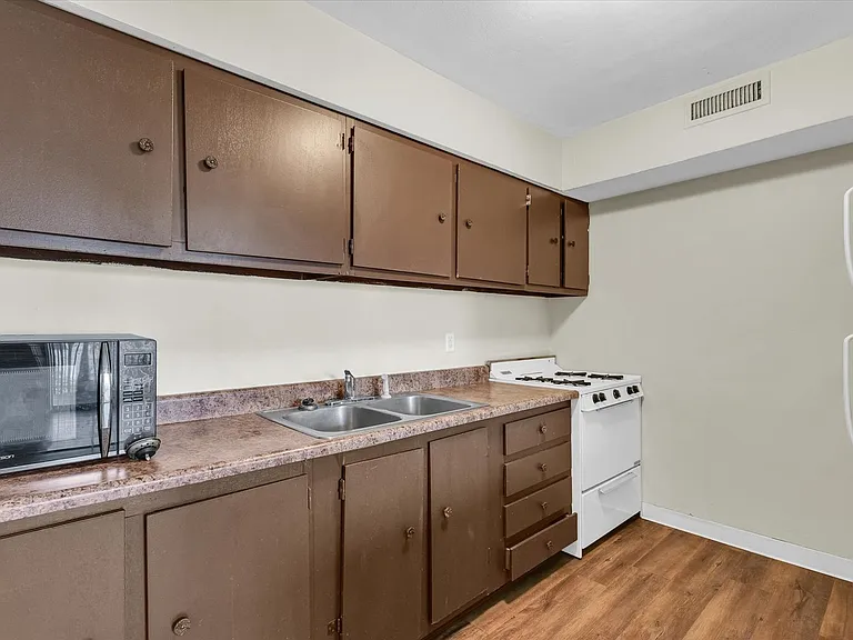 717 Fairmont Dr — Photo 38