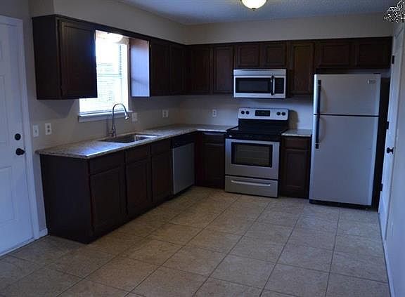 4th image of 2954 Gossett Dr