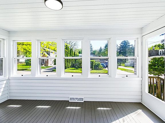 3rd image of 223 E Woolcock STREET