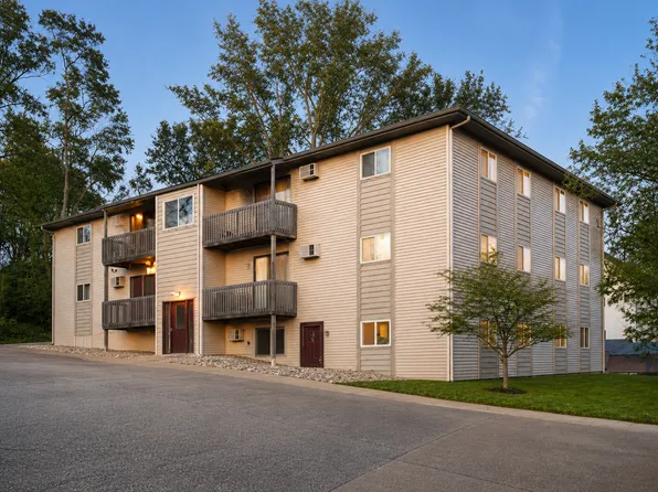 Park Place, 400 E River St Unit 8, Grand Ledge, MI 48837