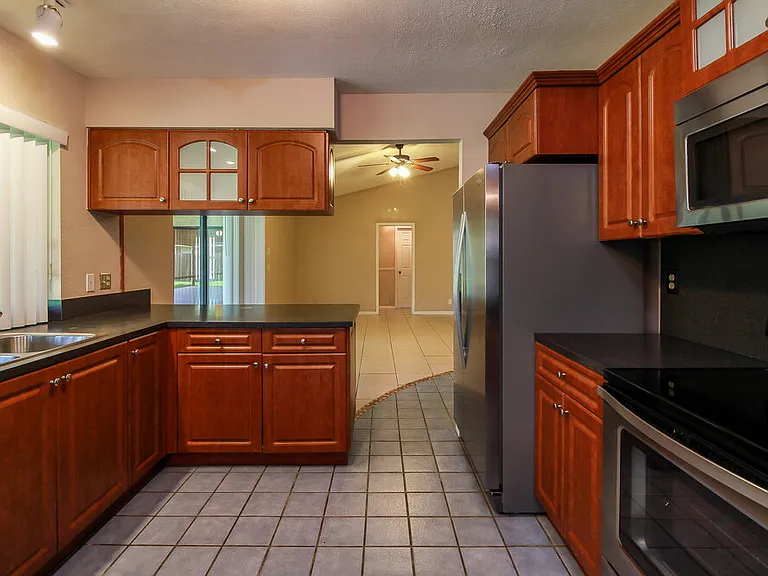 547 Indigo Ave — Photo 6
