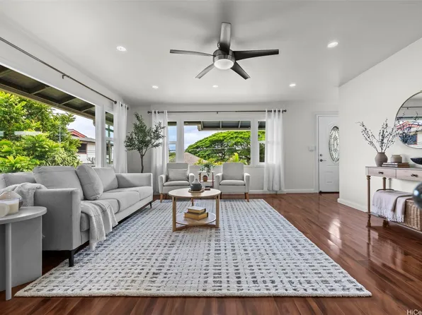99-1170 Halawa Heights Rd, Aiea, HI 96701