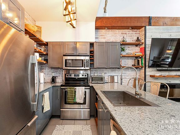 5th image of 13733 107a Ave #407