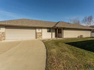 3512 S Prairie Gardens Pl, Sioux Falls, SD 57110