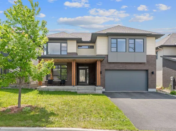 301 Long Acres St, Ottawa, ON K2M 0H1