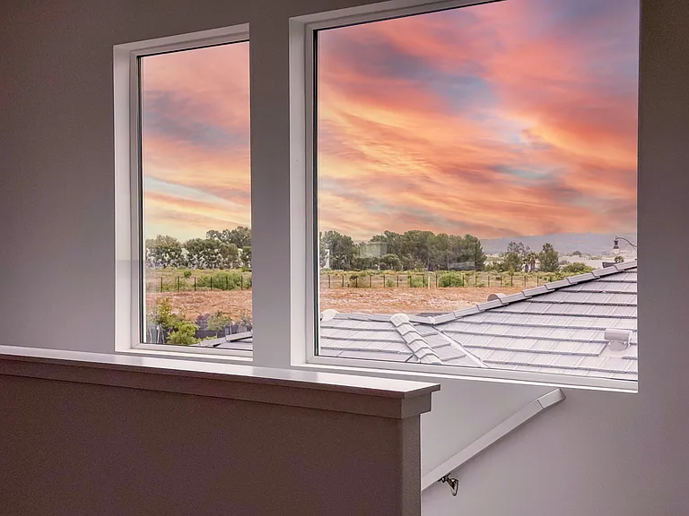 Third Floor Unobstructed Loft Views