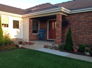 985 Keenan Ln, Beecher, IL 60401