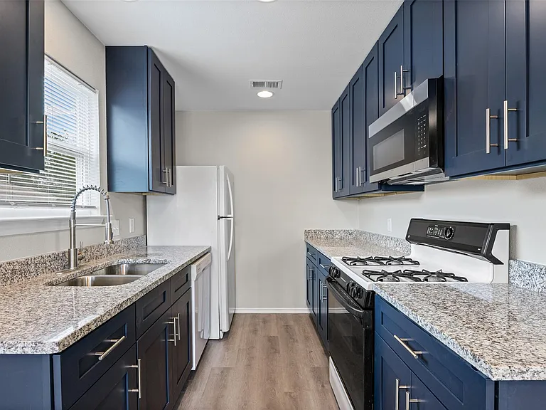 2615 Ektom Dr #C — Photo 5