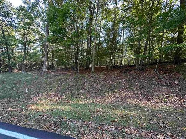 903 S Hogan Dr, Westminster, SC 29693