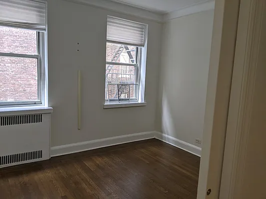 Rented by Arwell Realty | media 17