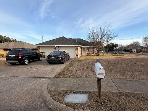 5413-5415 Brookhollow Dr Photo 1