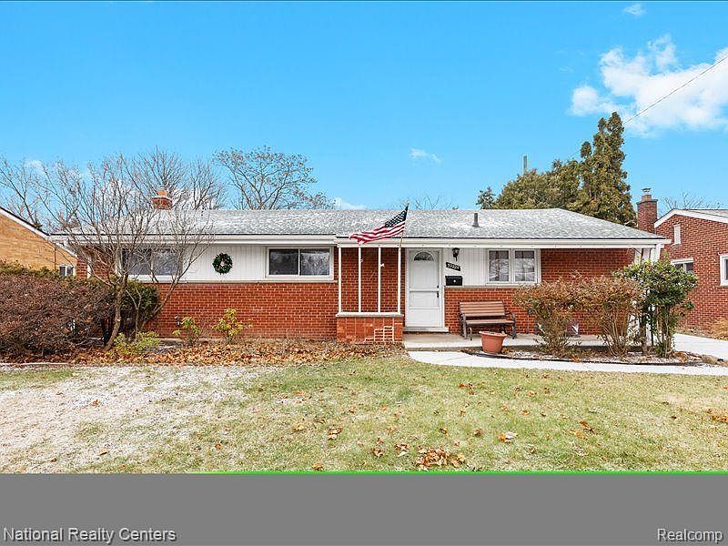 1st image of 32224 Knollwood Dr