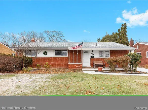 32224 Knollwood Dr, Warren, MI 48092