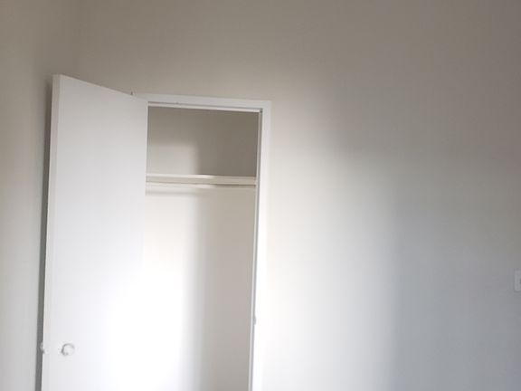5th image of 131 E 23rd St APT 8A