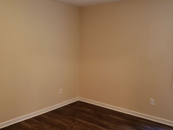 2nd image of 134 W Oak Ave