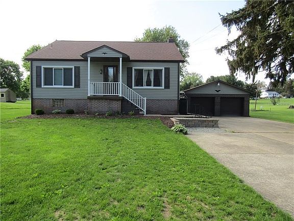 2nd image of 1561 E Laurel Cir