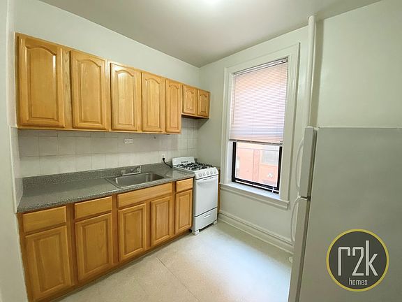 3rd image of 3160 33rd St APT B2
