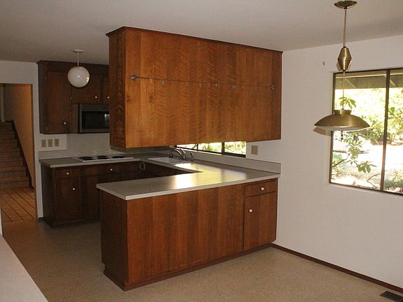 3rd image of 7817 SE 75th Pl