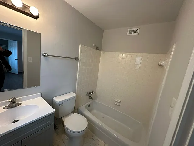 1620 N English St #G — Photo 12