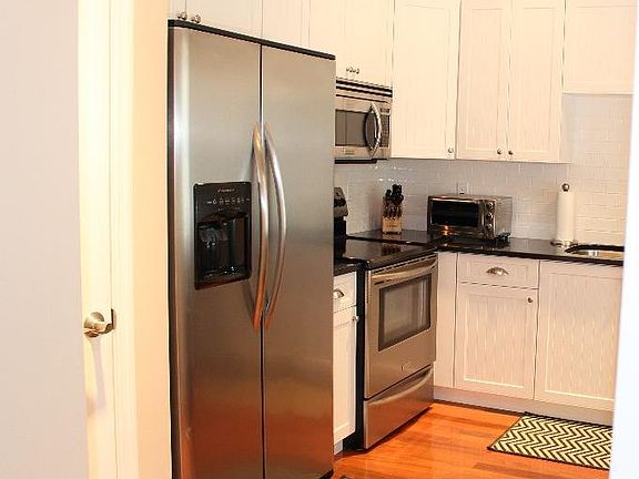 4th image of 635 Royal Palm Pl