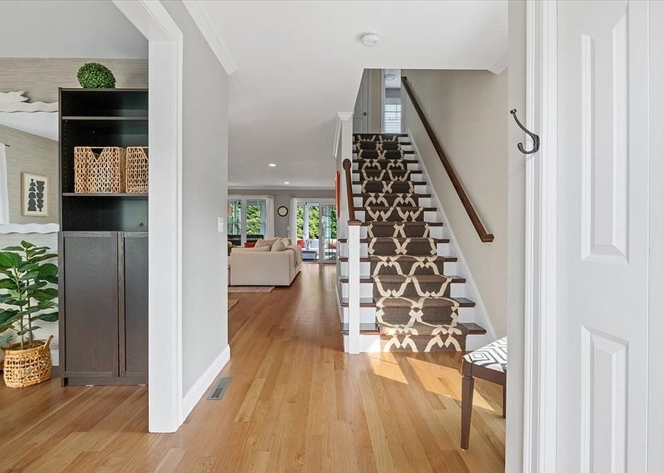 24 Day Lily Ln, Walpole, MA 02081 Zillow